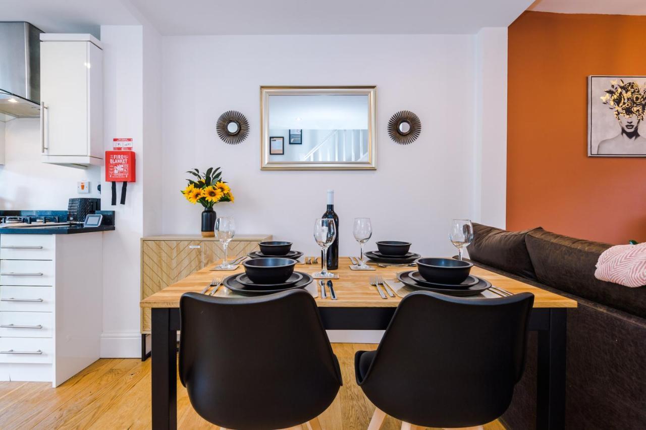 Pristine Chester House: 2-Bed Family Haven by 53 Degrees Property Hough Green Exterior photo