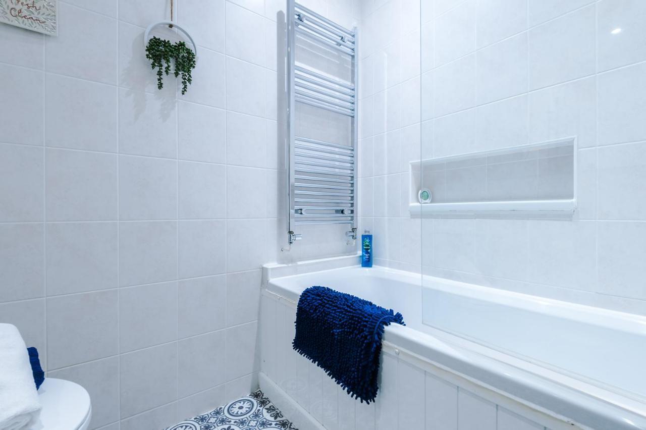 Pristine Chester House: 2-Bed Family Haven by 53 Degrees Property Hough Green Exterior photo