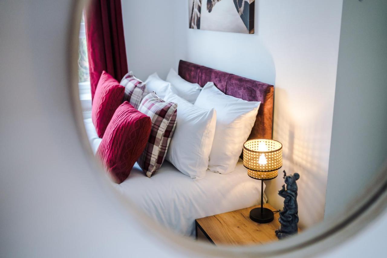 Pristine Chester House: 2-Bed Family Haven by 53 Degrees Property Hough Green Exterior photo